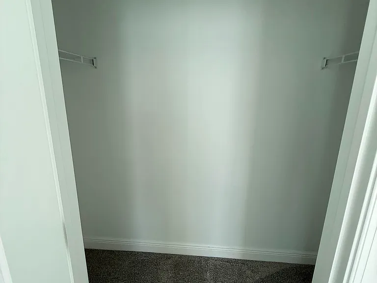 Guestroom 1 Closet