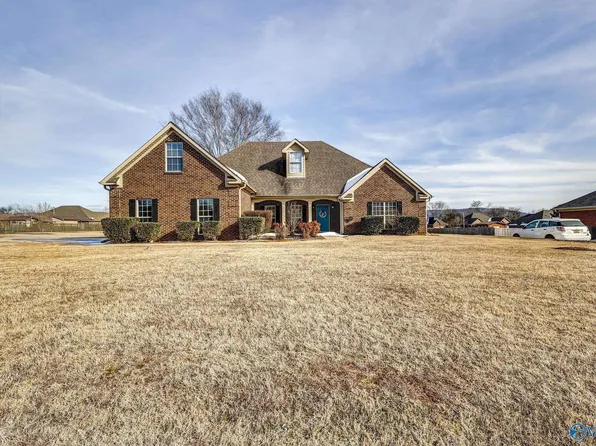 215 Magnolia Glen Dr, Huntsville, AL 35811
