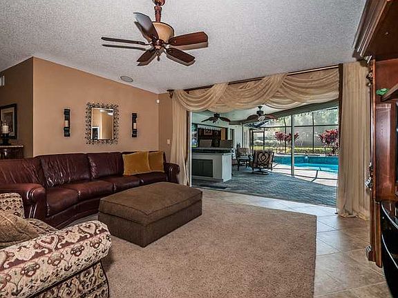 2nd image of 3168 Valemoor Dr