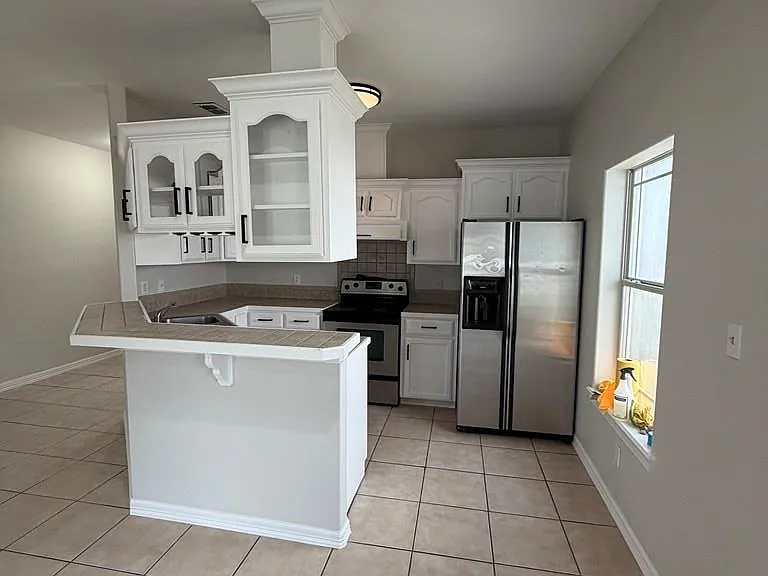 1130 Silverado Cir — Photo 3