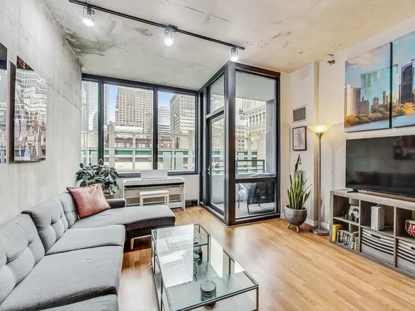 235 W Van Buren St, Chicago, IL