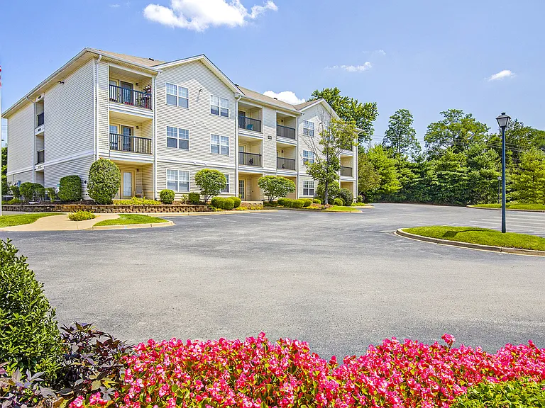 Maple Brook Apartments — Photo 5