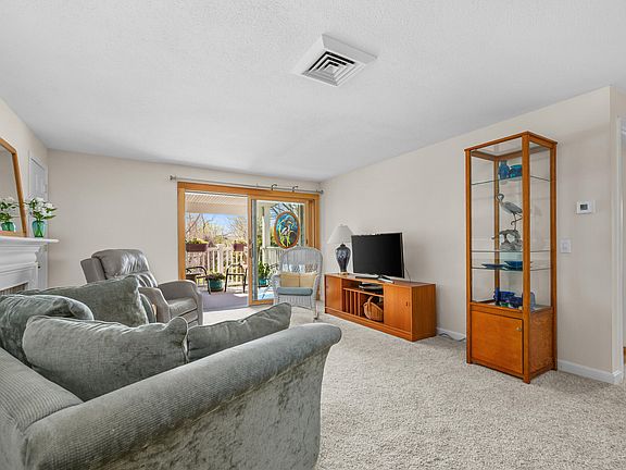 2nd image of 42 Old Colony Way APT 21