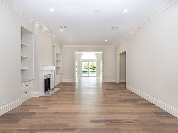 3rd image of 411 Sabal Palm Ln