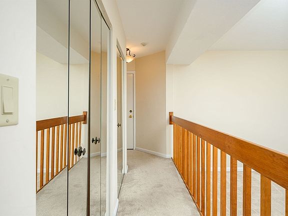 5th image of 122 Tall Oaks Dr Unit E