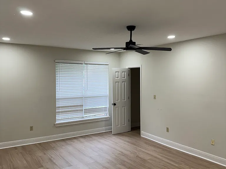 112 Oak Dr — Photo 20
