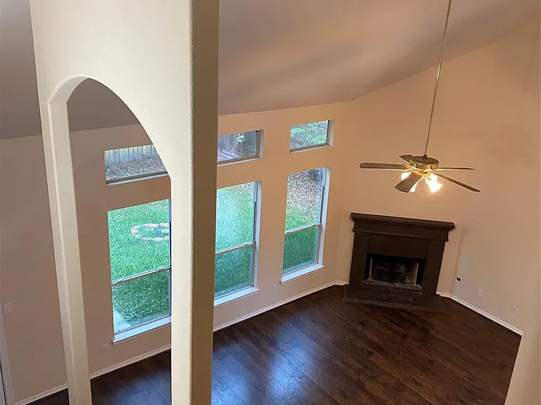 9210 Hidden Lake Cir E — Photo 39