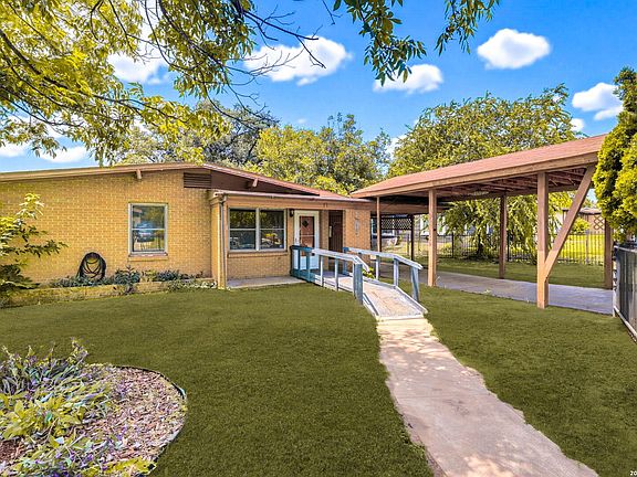 3rd image of 610 PILGRIM DR