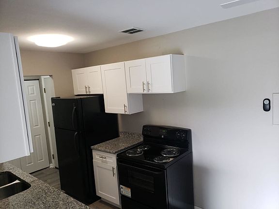 5th image of 7422 Brookdale Dr APT 106