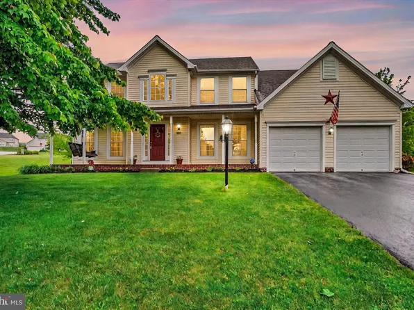 1205 Cranberry Ln W, York, PA 17402