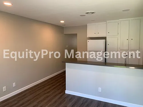 7041 Pickering Ave #10 Photo 1