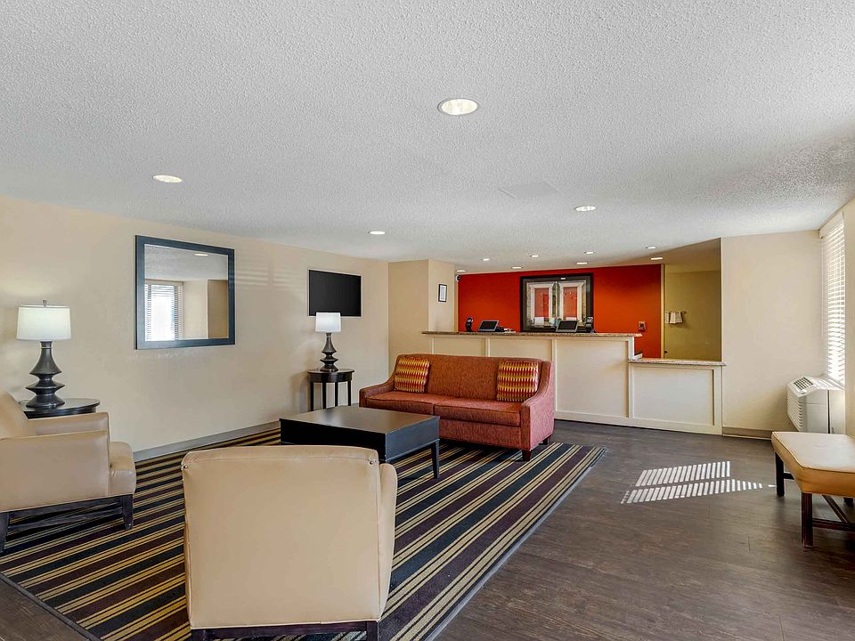Lobby and Guest Check-in