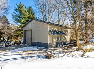 439 9th St, Manistee, MI 49660