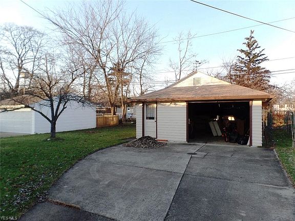 5th image of 239 Deborah Ln