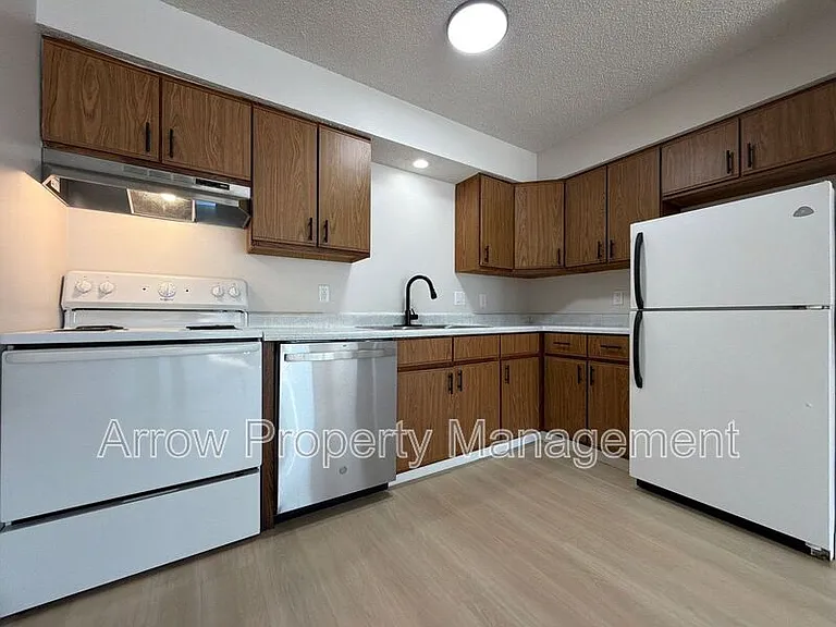 2323 T St #7 — Photo 2