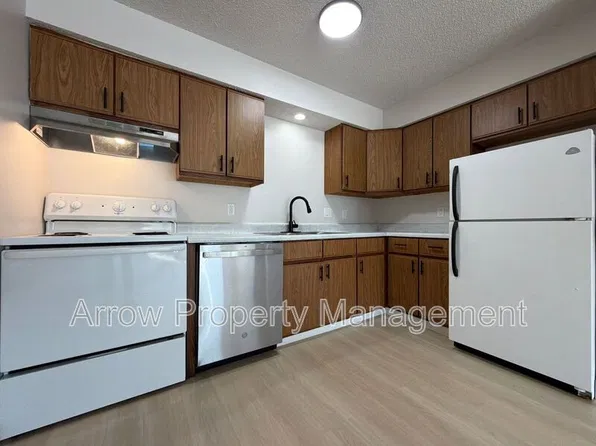 2323 T St, Lincoln, NE