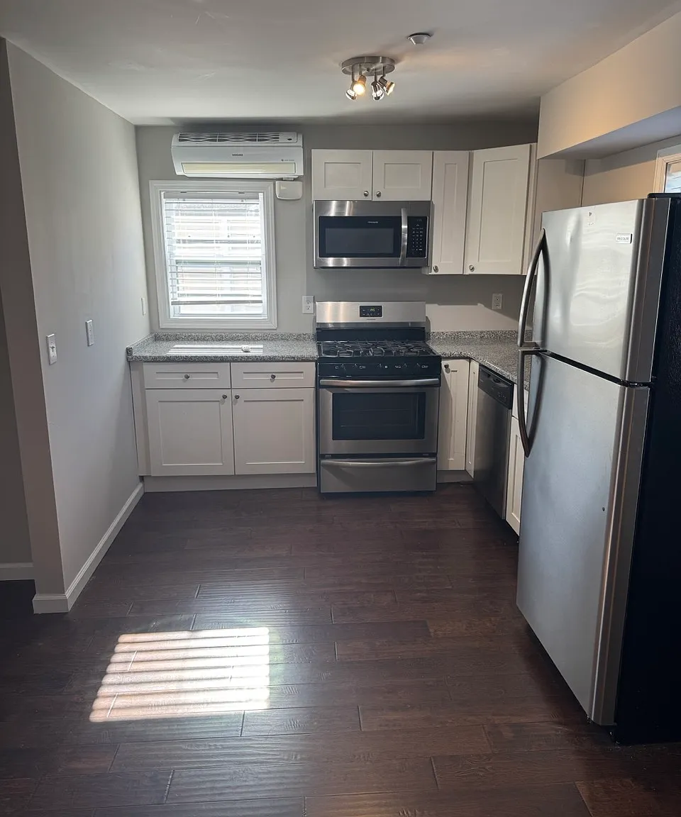 2 bed, $2,200 — Photo 4