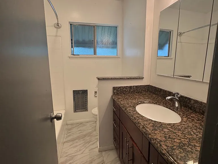 12157 Chandler Blvd — Photo 14