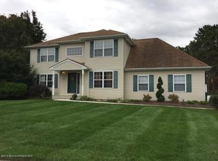 2 Overlook Ct, Manchester, NJ 08759