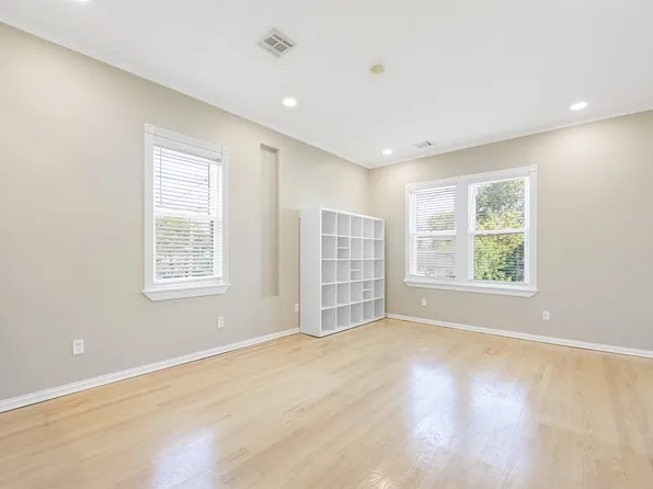 47 Carlton Avenue image 10 of 21