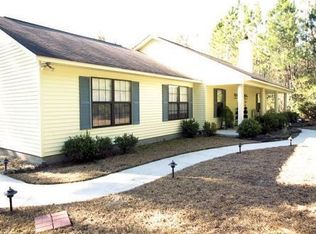 318 Mills Ln, Kingsland, GA 31548