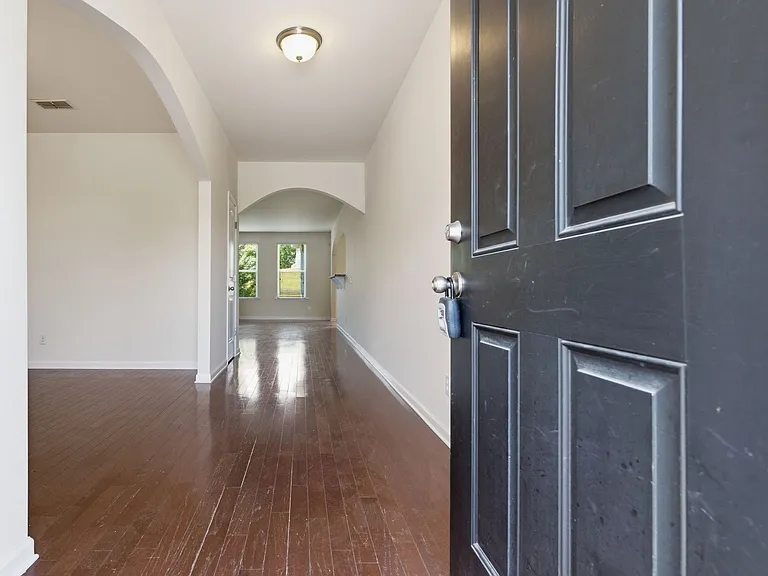 1672 Stonewater Dr — Photo 5