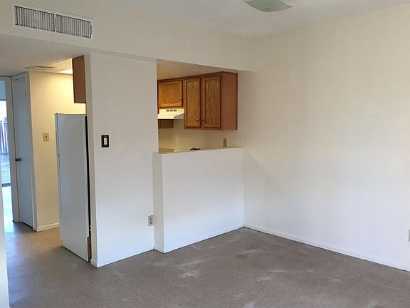 3rd image of 158 E 21st St