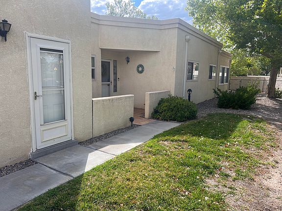 3rd image of 3265 Esplanade Cir SE