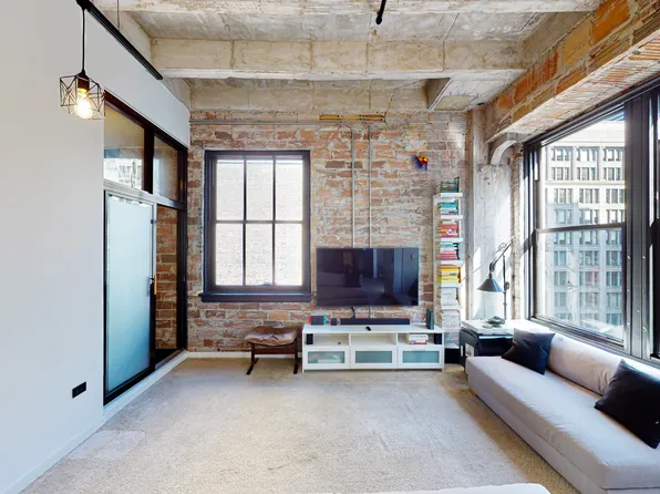 20 N State St APT 906, Chicago, IL 60602