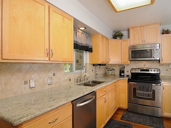 3rd image of 8817 Sunnybrook Ln