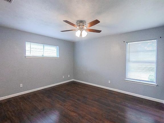 4th image of 11418 Dumbarton Dr