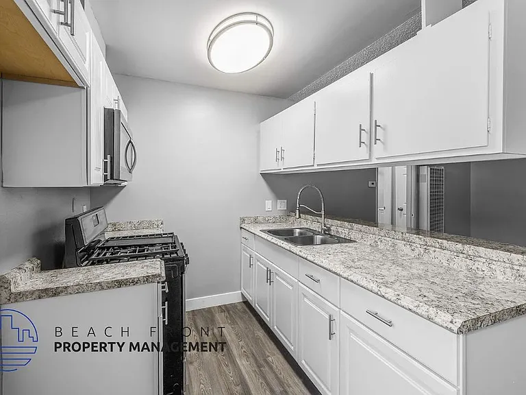 325 S. Almansor — Photo 21