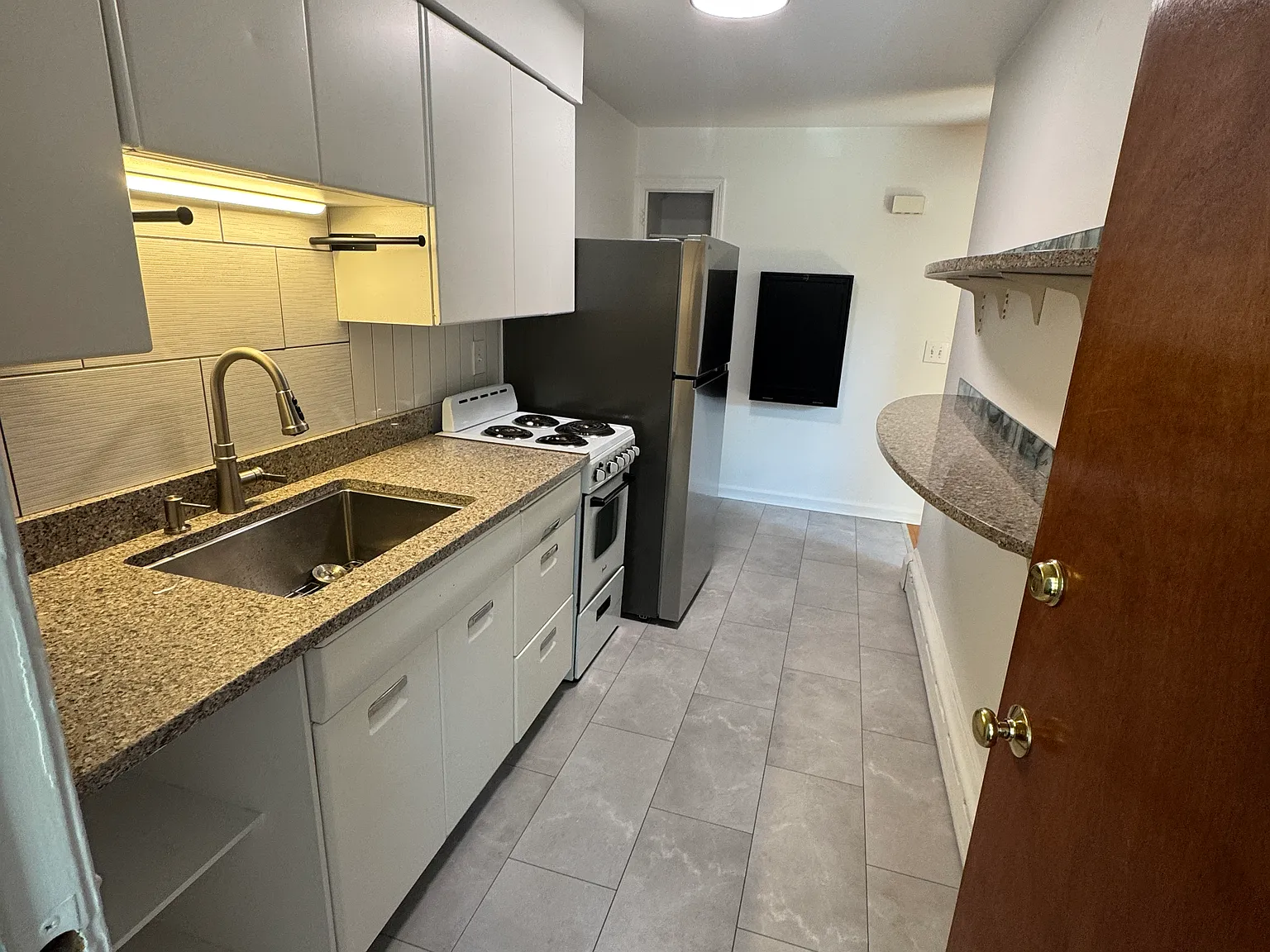 1 bed, 500 sqft, $1,400 — Photo 1