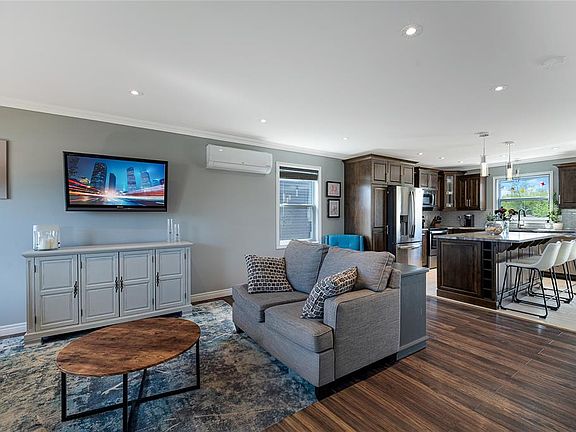 3rd image of 17 Brant Drive
