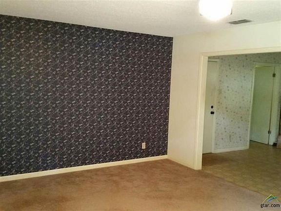 2nd image of 2417 Holly St