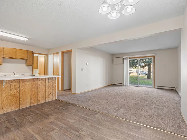 Wyndemere Apartments — Photo 39