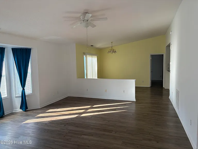 2591 Thackery Rd #E — Photo 13