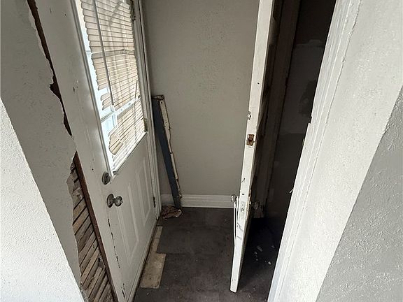 3rd image of 317 Bellevue Ave