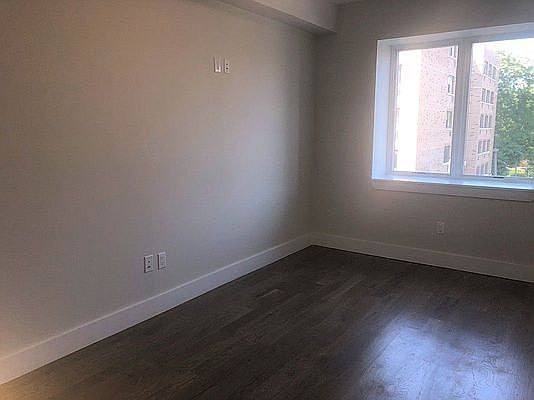 5th image of 532 E 142nd St APT 4A