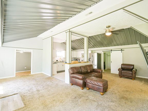 5th image of 878 Oak Level Elva Rd