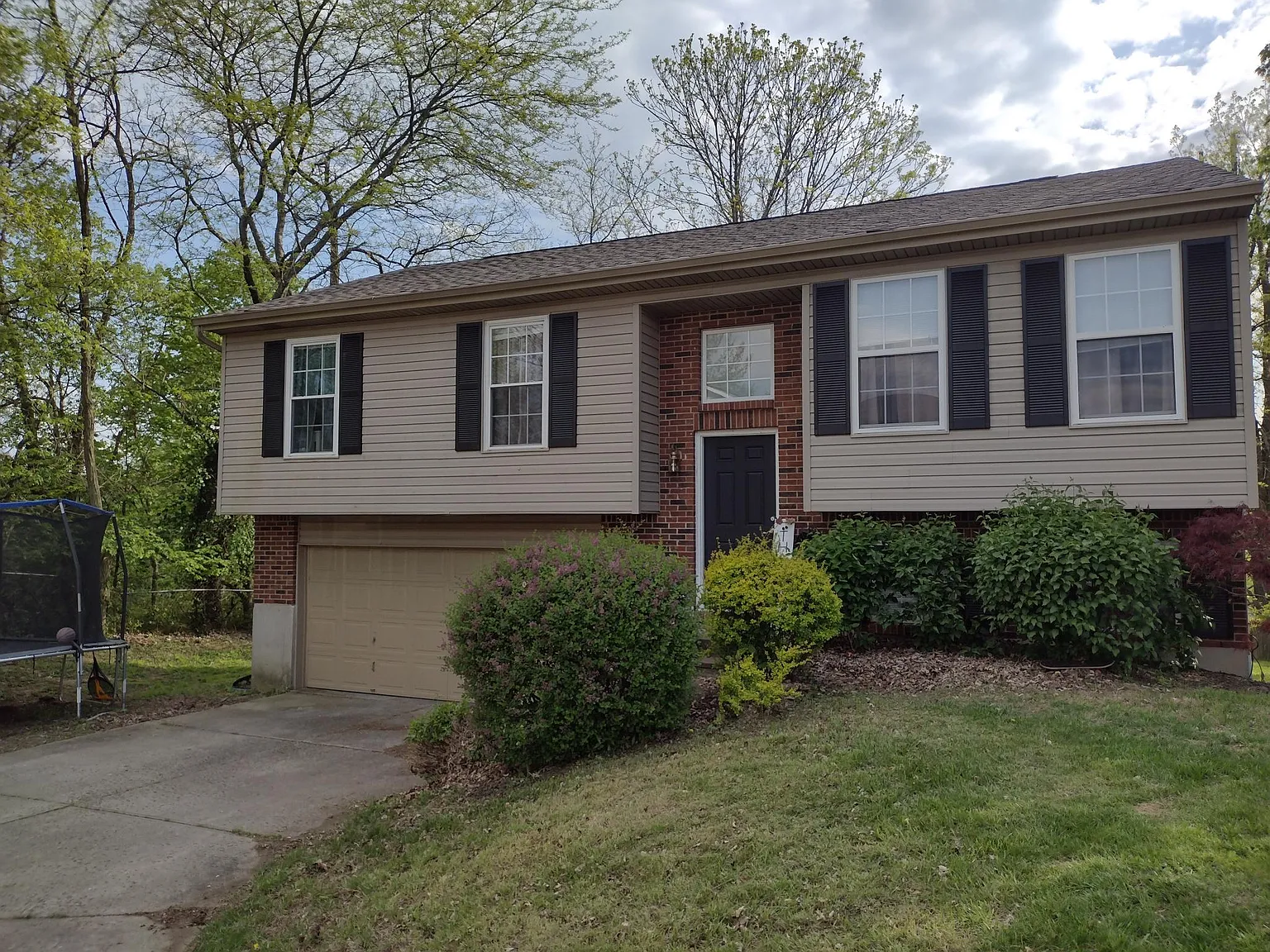3563 Mitten Dr photo 1