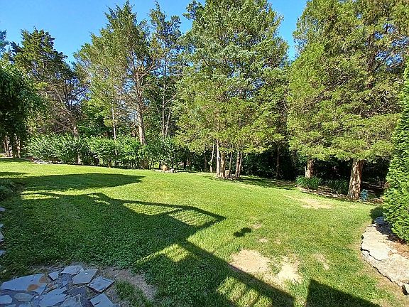 3rd image of 384 Ashford Dr