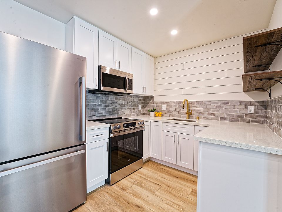 1st image of 2174 Royal Dr APT 8