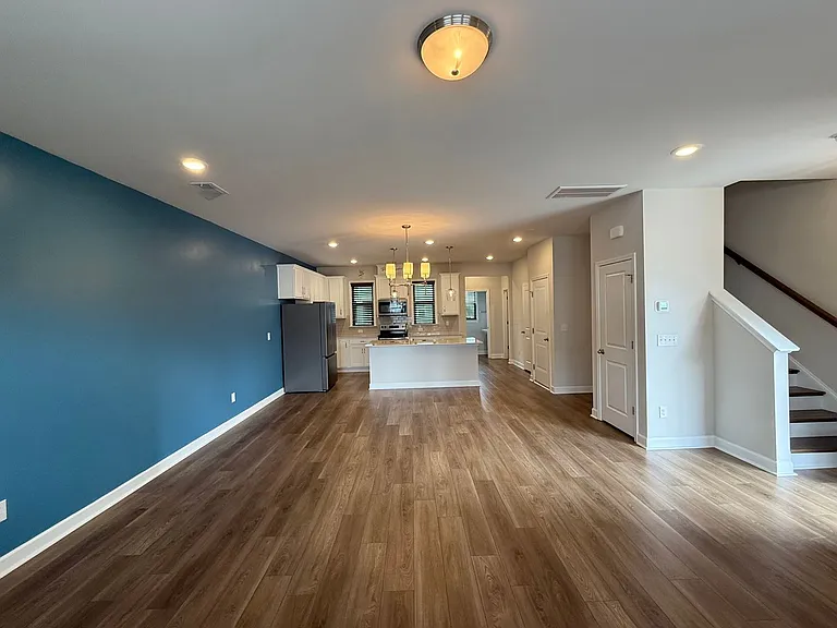 219 Winding River Dr — Photo 7
