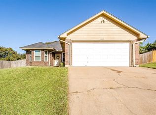632 Ozark Ave, Burleson, TX 76028