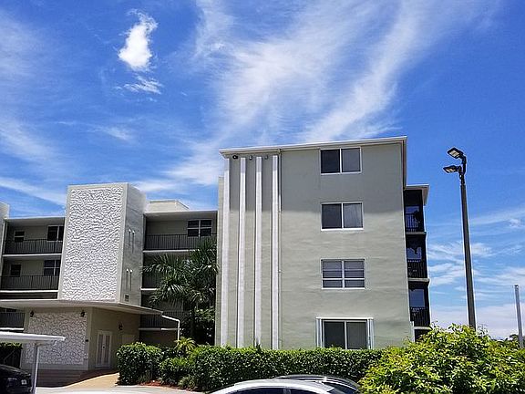 4th image of 710 NE 7th St APT 407