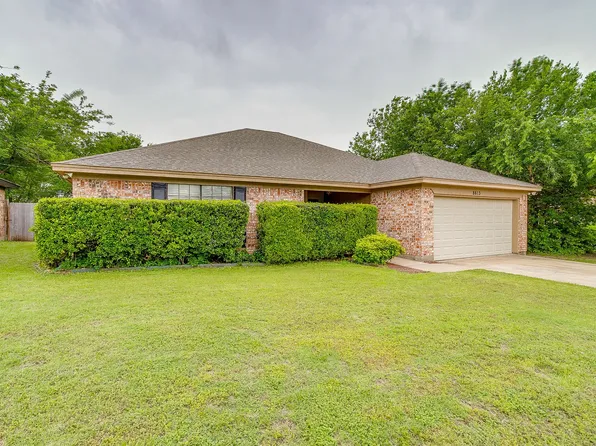 8613 Silver Creek Rd, White Settlement, TX 76108