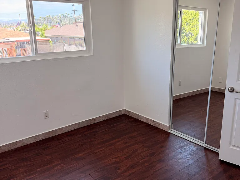 1031 Leslie Rd #4 — Photo 4