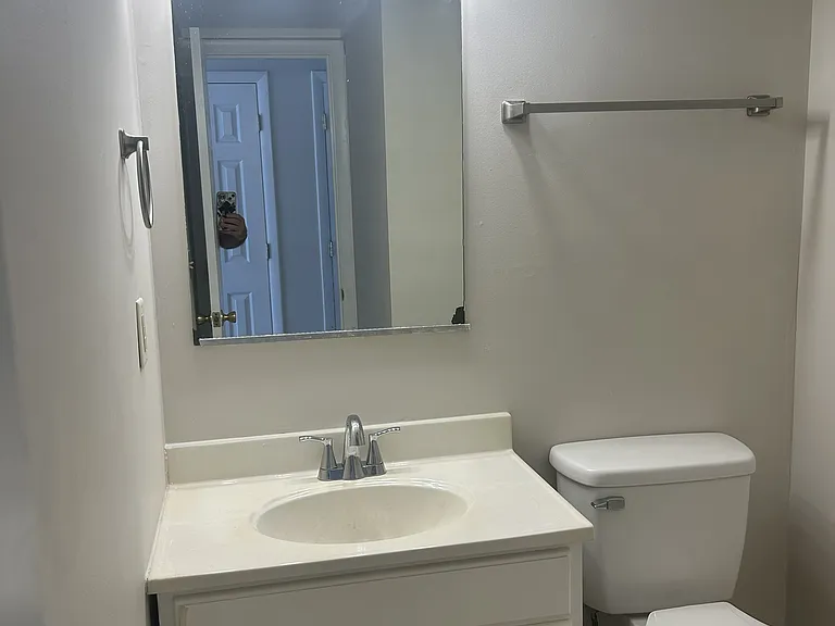 7 Anderson Ave #D — Photo 6