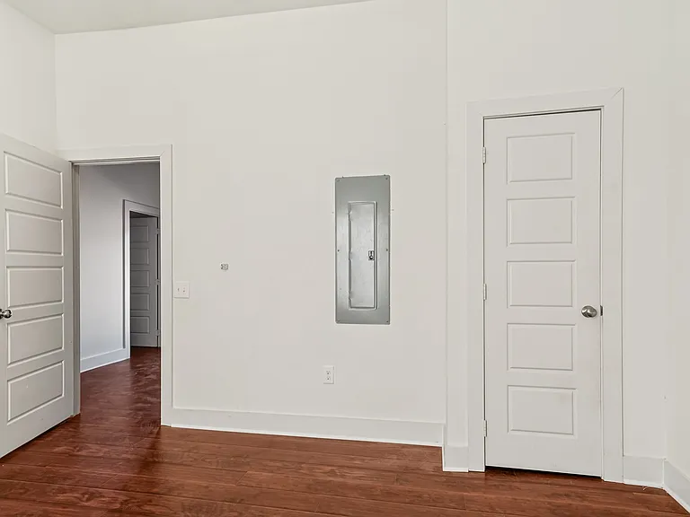 422 N Marlborough Ave — Photo 16
